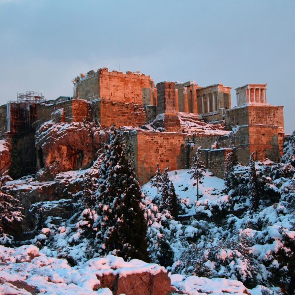 Καιρός: Απίστευτος Καλλιάνος! Από τον «μούφα χιονιά», τώρα προειδοποιεί για χιόνια στο κέντρο της Αθήνας – Η πρόβλεψη