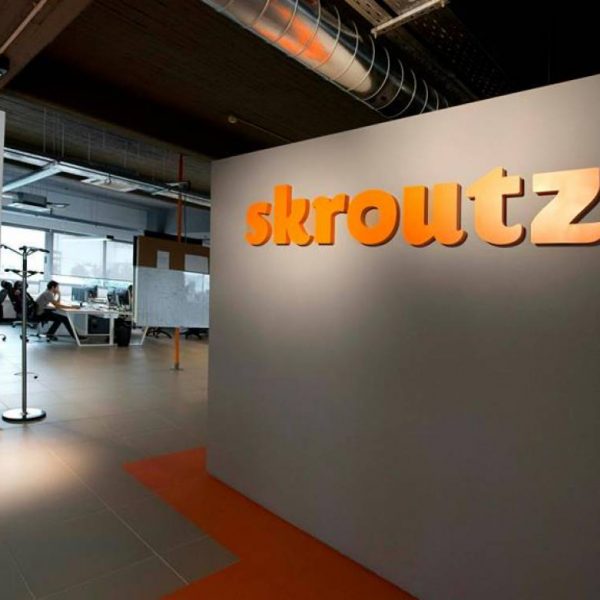 Απάτη: Έκτακτη ανακοίνωση από το Skroutz- Σοκ για τους πελάτες