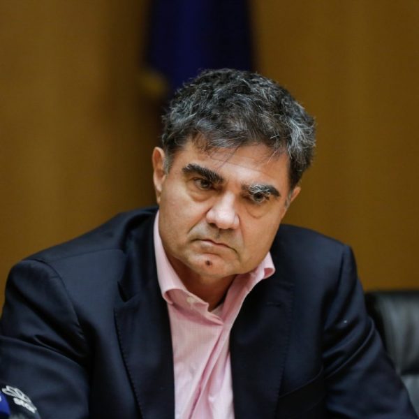 Έξαλλος ο Βαρδινογιάννης: Τον έδιωξε κακήν κακώς