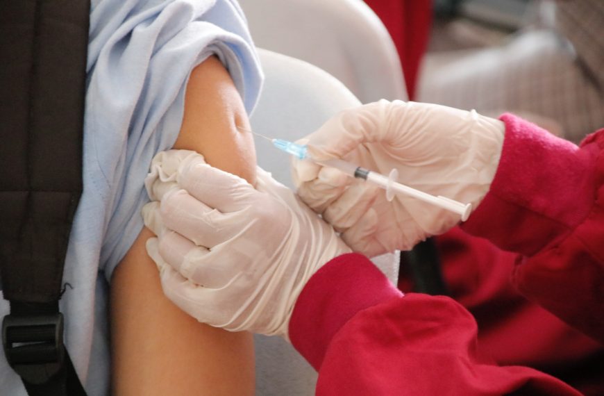 Σοκ για τους εμβολιασμένους: Ο ΕΟΦ παραδέχεται το απίστευτο