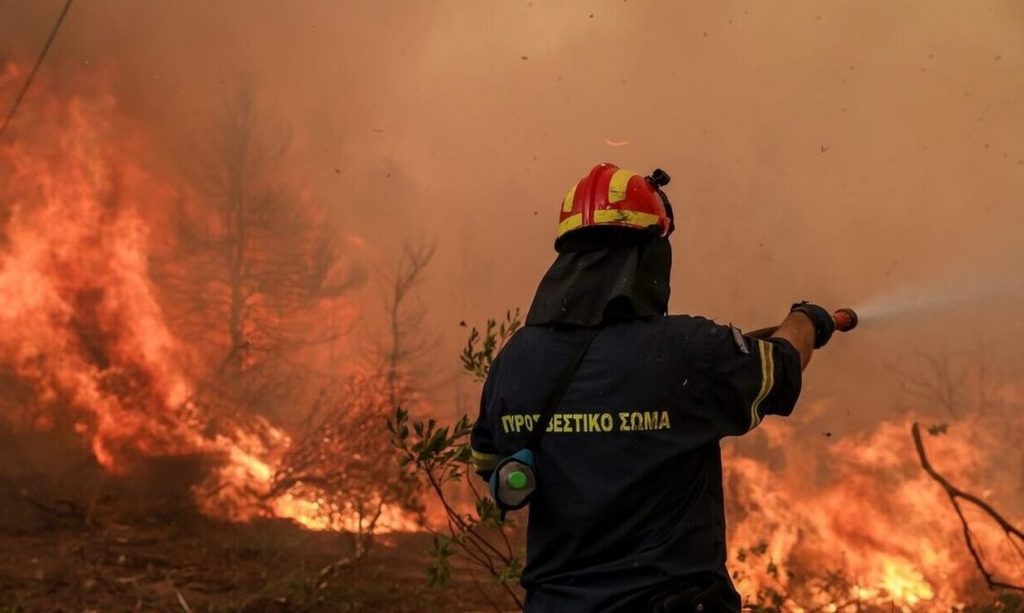 Φωτιά ΤΩΡΑ LIVE: Δείτε πού έχει πυρκαγιές σε όλη την Ελλάδα