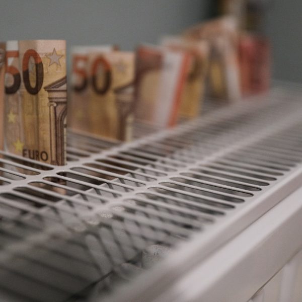 Επίδομα θέρμανσης: Τι ισχύει για φυσικό αέριο και πετρέλαιο – Ο υπολογισμός με τα νέα ποσά