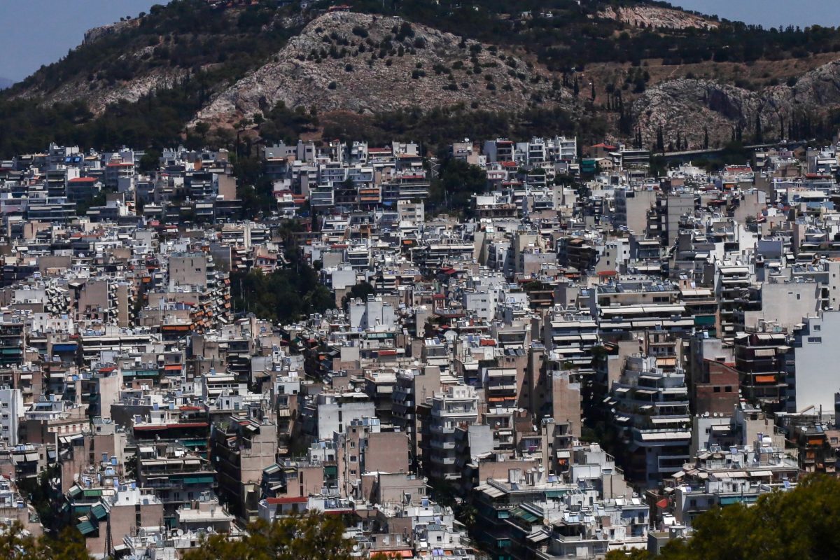 «Βόμβα» για χιλιάδες ακίνητα: Νέος νόμος απειλεί χιλιάδες πολυκατοικίες με γκρέμισμα