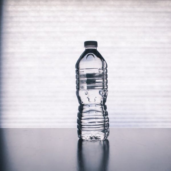 Τεράστιο σκάνδαλο: «Δηλητήριο» εκατομμύρια μπουκαλάκια νερό