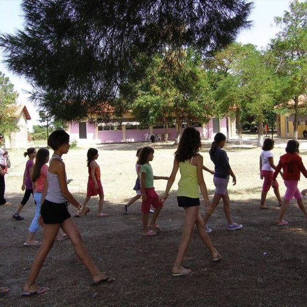 ΔΥΠΑ: Πότε ξεκινούν οι αιτήσεις για τα 70.000 voucher παιδικών κατασκηνώσεων