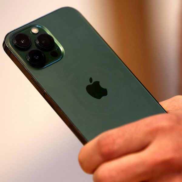 Apple: Έκτακτη ανακοίνωση για τους 1,46 δισεκατομμύρια χρήστες iPhone – Τι ζητά