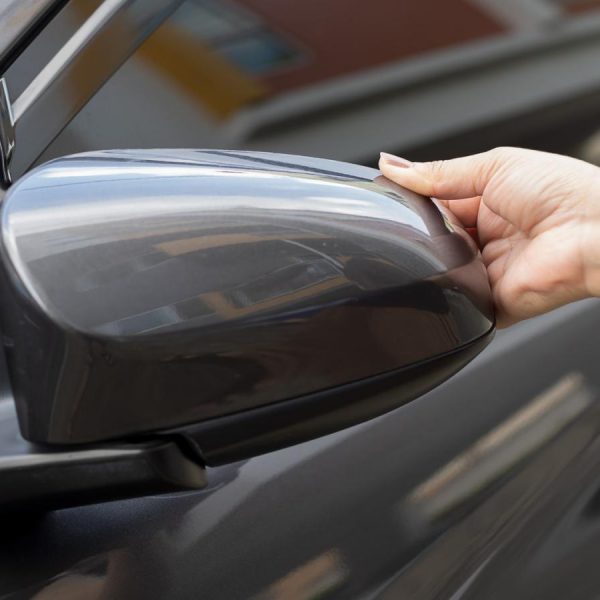 Αυτοκίνητο: Γιατί δεν πρέπει να κλείνεις τους καθρέφτες – Το ήξερες αυτό το κόλπο;