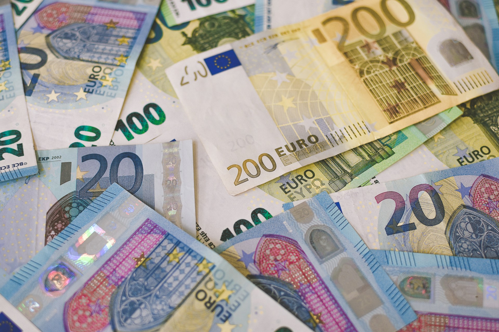 Τεράστια αλλαγή από τις τράπεζες: Σε πόση ώρα θα δεις τα χρήματα της μεταφοράς στην τράπεζα
