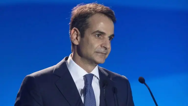 Μητσοτάκης: Η πολιτική ζωή βουλιάζει στη σκανδαλολογία