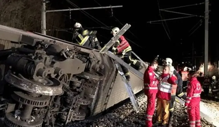 Σύγκρουση τρένων με ένα νεκρό και 22 τραυματίες στην Αυστρία
