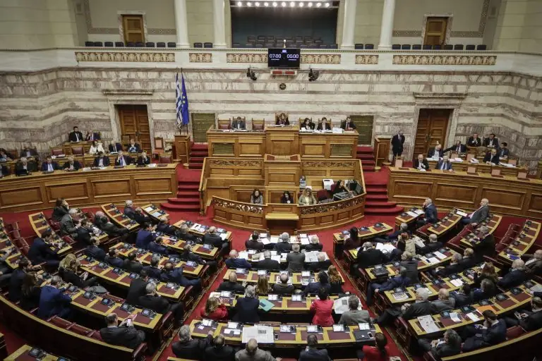 LIVE – Προανακριτική Novartis: Σε υψηλούς τόνους η συζήτηση στη Βουλή