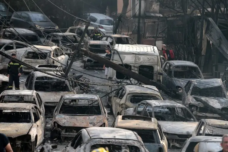 Φωτιά Μάτι: Νεκρά τα δίδυμα κοριτσάκια – Πανελλήνιος θρήνος