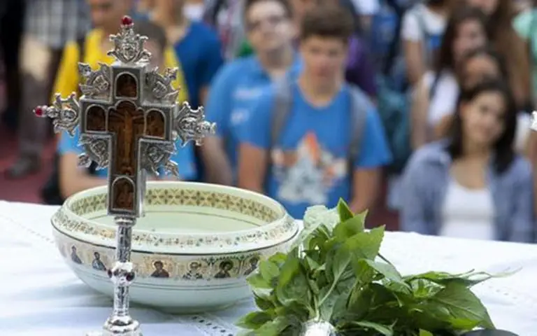 Πότε ανοίγουν τα σχολεία – Τι ώρα θα γίνει ο αγιασμός για τη σχολική χρονιά 2018 – 2019