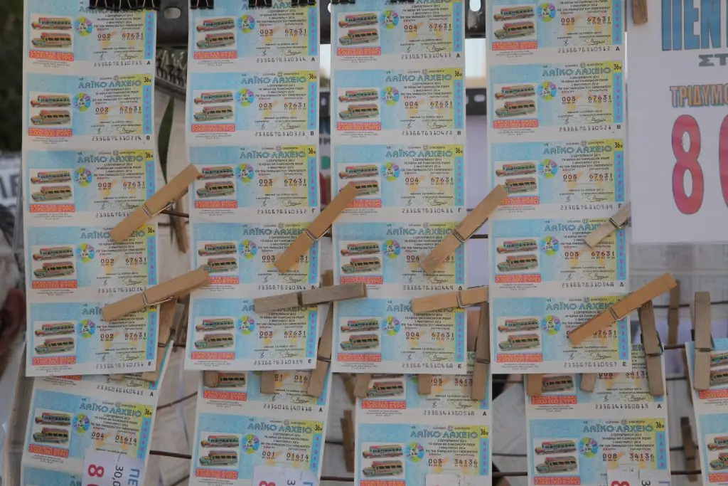 Πρωτοχρονιάτικο λαχείο 2019: ΕΔΩ οι τυχεροί αριθμοί (31/12/2018)