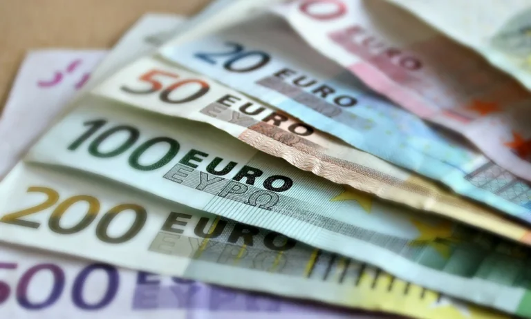 Επίδομα 533 ευρώ: Πώς θα το πάρετε και το Μάιο – Oι δικαιούχοι