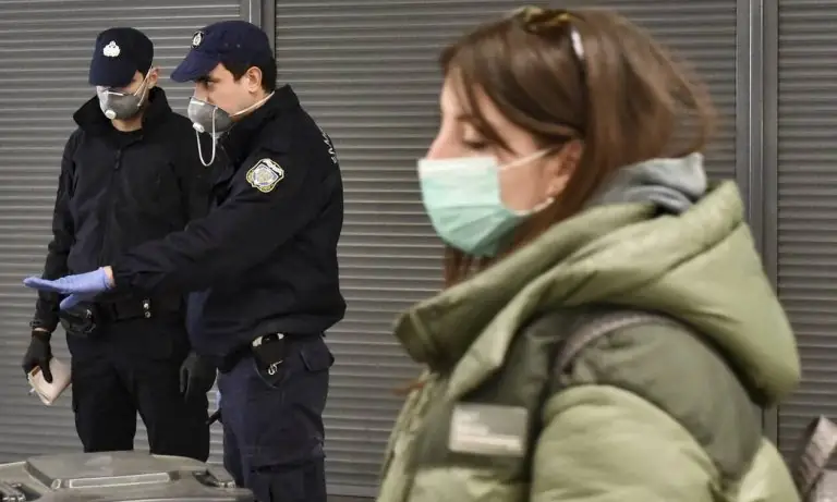 Μάσκα προσώπου: Πού είναι απαραίτητη – Ποιες μάσκες προστατεύουν καλύτερα