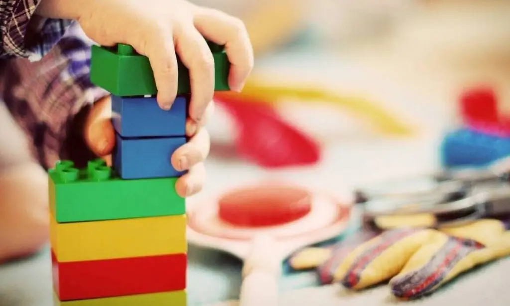 Επίδομα παιδιού ΟΠΕΚΑ: Πότε θα πληρωθεί η Δ’ δόση – Αναλυτικά οι ημερομηνίες