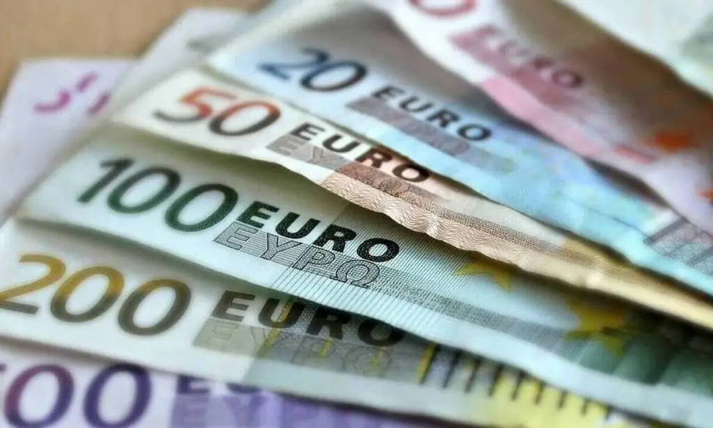Επίδομα 534 ευρώ: Ποιοι είναι οι νέοι δικαιούχοι – Πότε θα γίνει η πληρωμή
