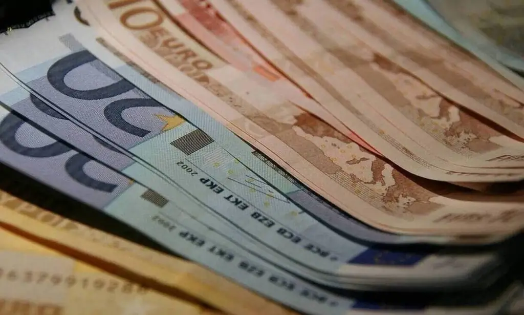Δώρο Χριστουγέννων 2020: Υπολογίστε ΕΔΩ πόσα λεφτά θα πάρετε φέτος