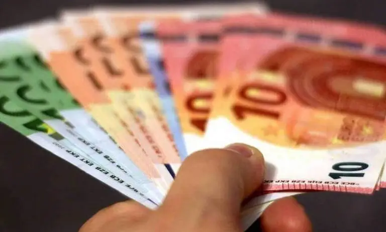 Επίδομα 400 ευρώ: Πότε θα πληρωθεί – Αναλυτικά τα βήματα για την αίτηση