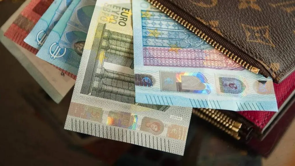 Αναδρομικά συνταξιούχων: Ποιοι και πώς θα πάρουν έως και 10.000 ευρώ