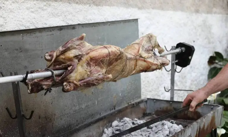 Πάσχα 2021: Πότε «πέφτει» – Όλες οι αργίες – Ημερομηνίες για Καθαρά Δευτέρα, Αγίου Πνεύματος