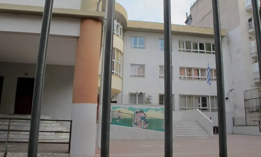 Άνοιγμα Σχολείων 2021: Πότε ανοίγουν μετά τα Χριστούγεννα – Ημερομηνία για Δημοτικά, Γυμνάσια και Λύκεια