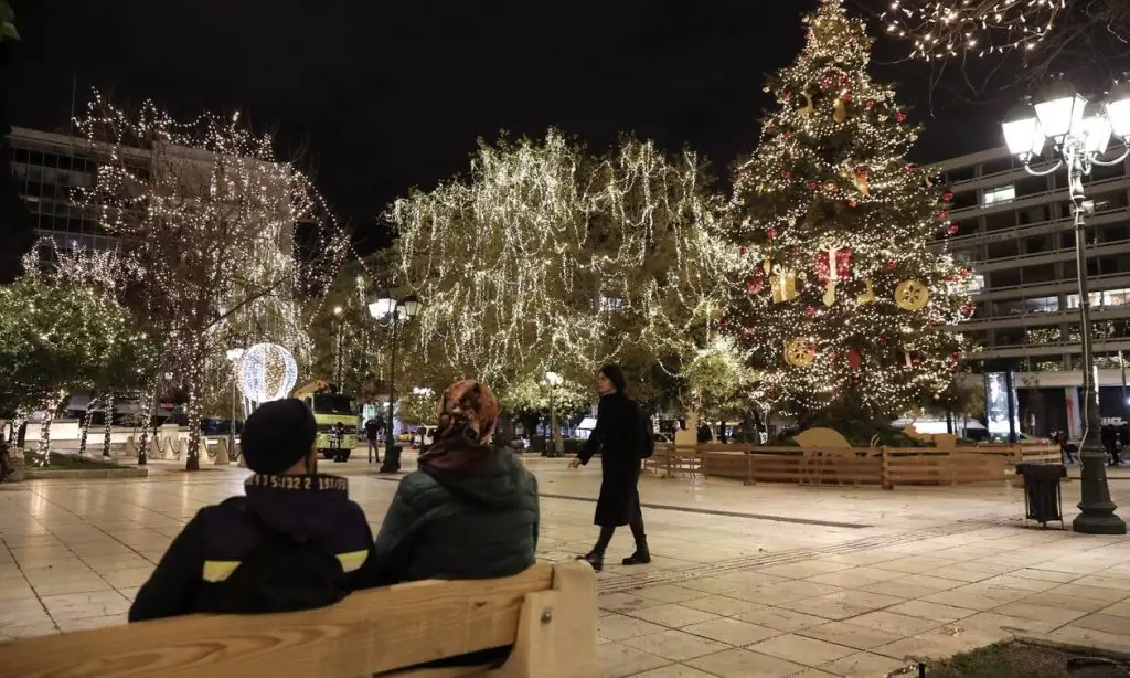 Χριστούγεννα: Με αυτό τον κωδικό στο 13033 θα πάμε για ρεβεγιόν