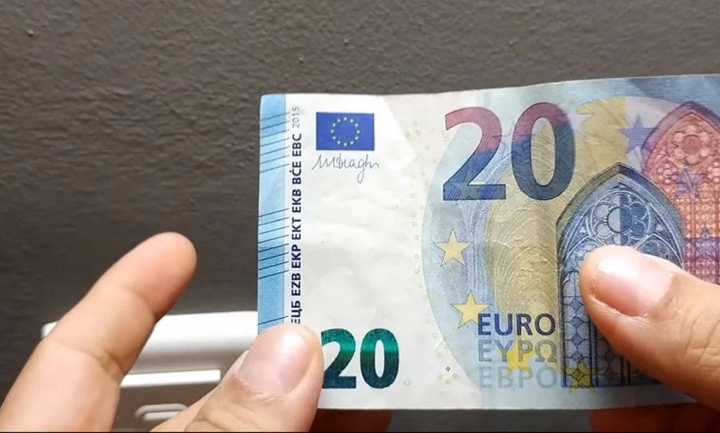Συναγερμός στην Ελλάδα: «Πλημμύρισε» η αγορά με πλαστά ευρώ