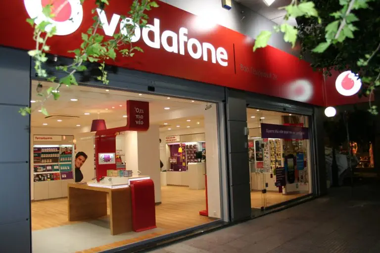 Αντεπίθεση από τη VODAFONE: Η κίνησή της για να εξαφανίσει τον ανταγωνισμό