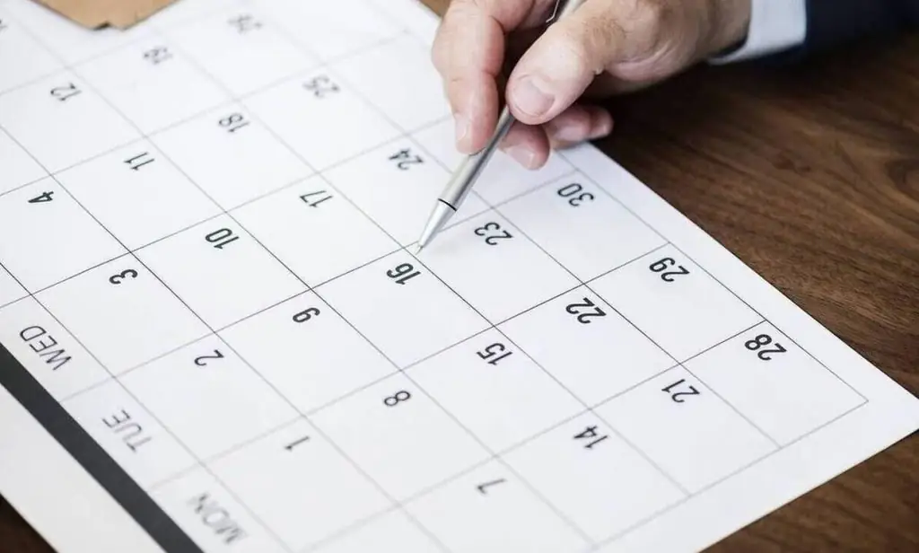 Αγίου Πνεύματος 2024: Τι ισχύει για τράπεζες, καταστήματα, σούπερ μάρκετ