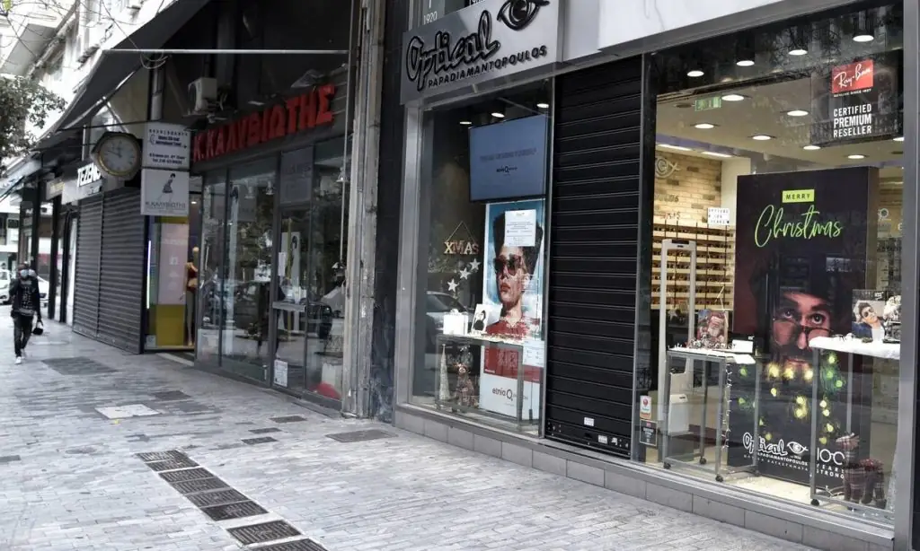 Πότε ανοίγουν μαγαζιά και κομμωτήρια; Άσχημες ειδήσεις για καταστηματάρχες και καταναλωτές