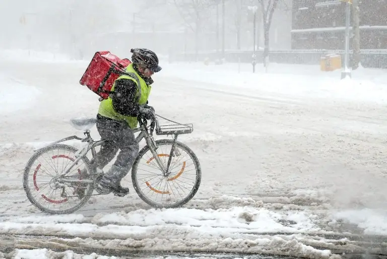Έκτακτη ανακοίνωση: «Παγώνουν» οι παραδόσεις λόγω κακοκαιρίας