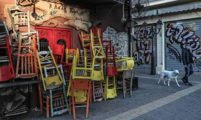 Πότε ανοίγει η εστίαση: Τότε θα πάμε σε καφετέριες, μπαρ και εστιατόρια