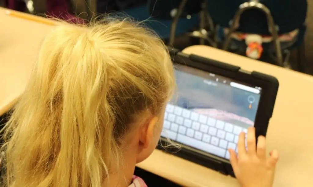 Voucher 200 ευρώ: Ανοίγει η πλατφόρμα για τους δικαιούχους – ΕΔΩ οι αιτήσεις