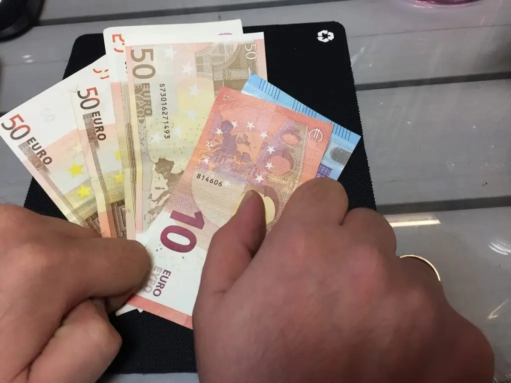 Δείτε ποια ελληνική τράπεζα δίνει άμεσα δάνειο από 1.500 έως 25.000 ευρώ