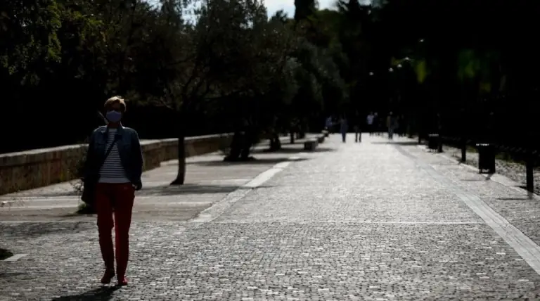 Απαγόρευση κυκλοφορίας: Τι ισχύει πλέον τις καθημερινές και τι τα Σαββατοκύριακα