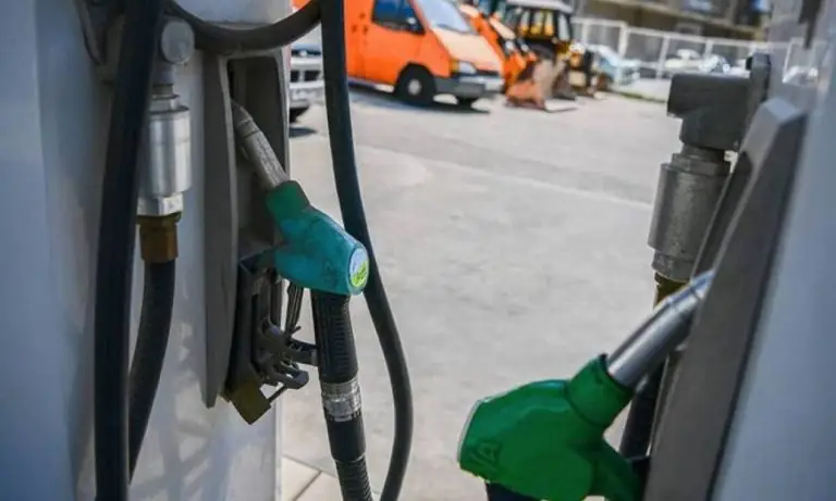 Άλλαξε το ωράριο σε βενζινάδικα, φούρνους και μίνι μάρκετ