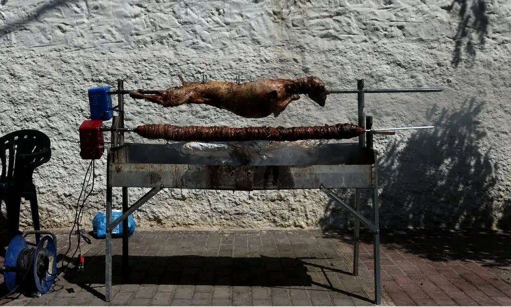 Πάσχα 2021: Στην πόλη και με λίγο κόσμο – Πόσα άτομα επιτρέπονται σε κάθε σπίτι