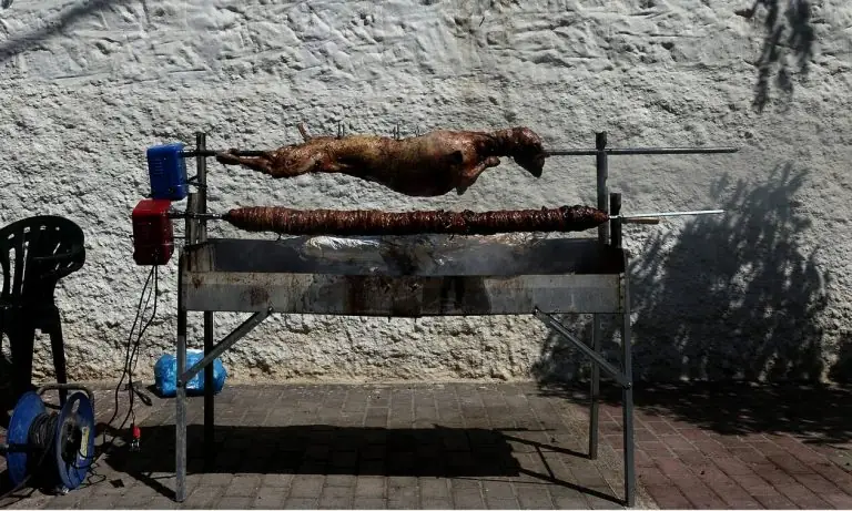 Πάσχα 2021: Στην πόλη και με λίγο κόσμο – Πόσα άτομα επιτρέπονται σε κάθε σπίτι