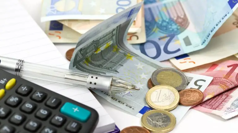 Φοροελαφρύνσεις 2021: Ποιοι κερδίζουν και πόσα χρήματα – Αναλυτικά παραδείγματα