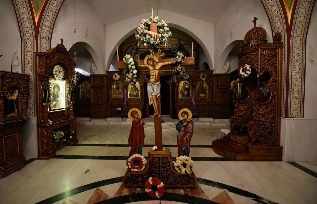 Μεγάλη Παρασκευή 2021: Τι γιορτάζουμε σήμερα – Τι ώρα είναι ο Επιτάφιος στις εκκλησίες