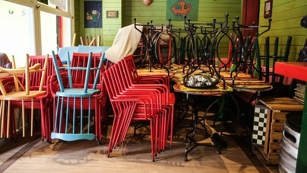 Μεγάλη ανατροπή: Πότε ανοίγουν καφέ, μπαρ και εστιατόρια