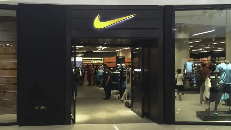 Σκάνδαλο με τη NIKE: Την πάνε στα δικαστήρια 38 ελληνικές εταιρείες