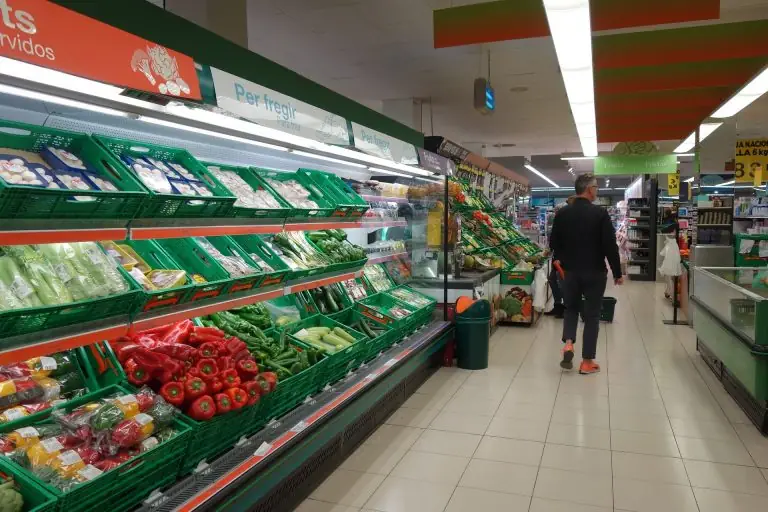 Σούπερ μάρκετ: Ο «πόλεμος» άρχισε! Μάχη efood, Wolt και Box