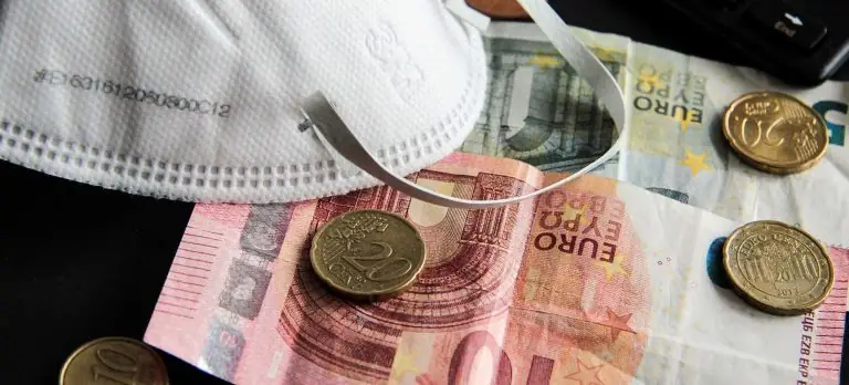 Άμεση ενίσχυση 3.000 ευρώ: Ποιοι και πότε θα τη λάβουν