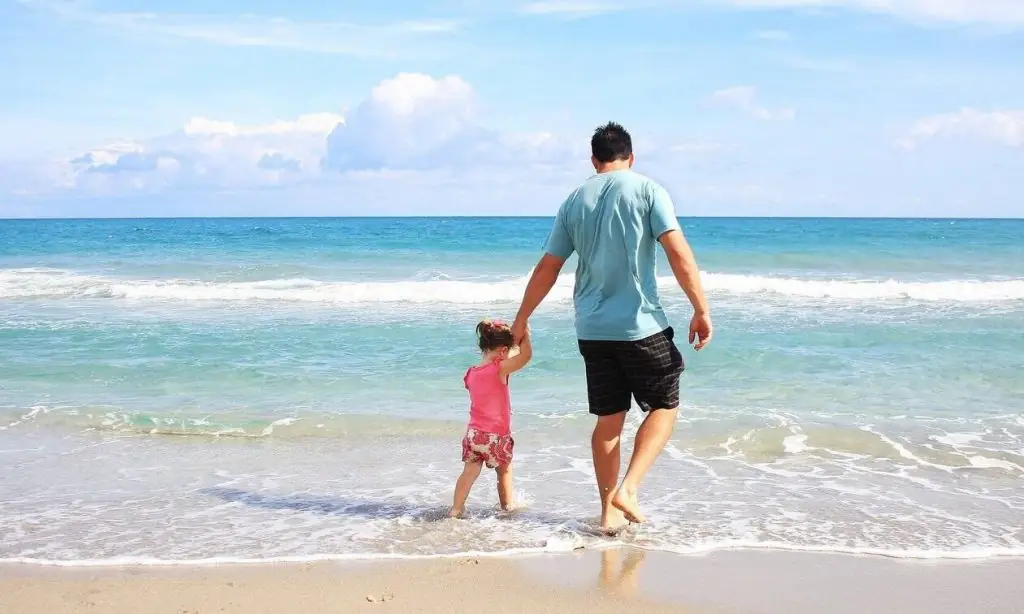 Πλησιάζει του Αγίου Πνεύματος 2021: Πότε «πέφτει» το τριήμερο – Όλες οι αργίες