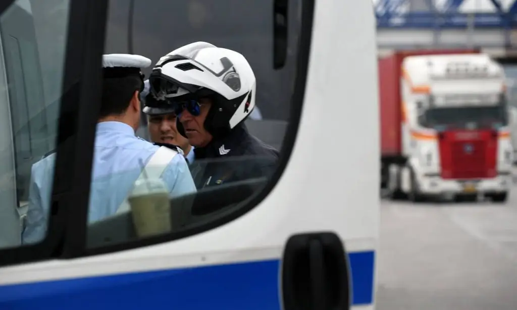 Απαγόρευση κυκλοφορίας: Τι άλλαξε – Τι ισχύει με το SMS στο 13033