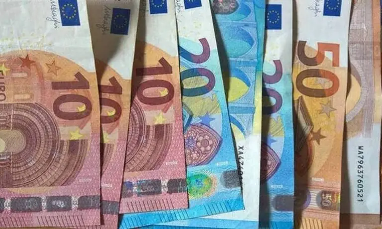 «Βρέχει» λεφτά τις επόμενες ώρες από ΟΠΕΚΑ, ΕΦΚΑ και ΟΑΕΔ: Όλες οι πληρωμές