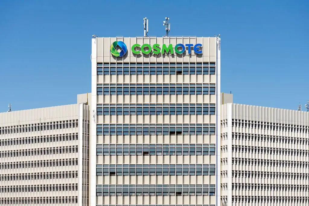 Έκτακτη ανακοίνωση της Cosmote: Τι ζητά από όλους τους συνδρομητές της